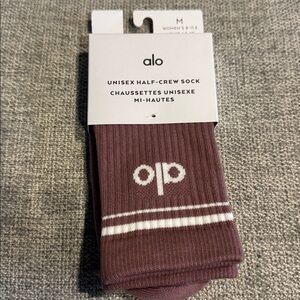 NWT. ALO Yoga Smoky Quartz Mauve Half-Crew Socks Size Medium